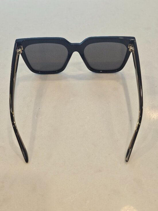 DIFF Iconica Thea Designer Square Oversize Sunglasses - Black Frame/Grey Lenses main image 7